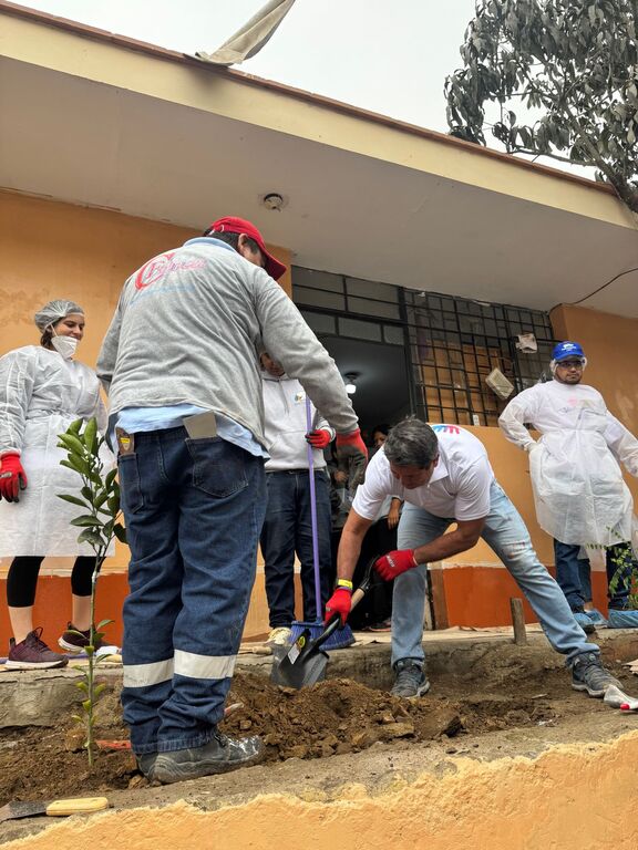 Puentes de Solidaridad en Lima: Sant’Egidio y el Banco de Crédito del Perú acompañan a los ancianos y discapacitados en el Instituto Sembrando Esperanza.