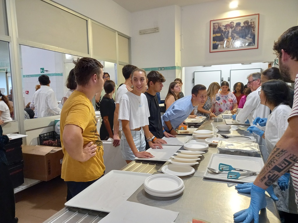 Il Ferragosto di Sant'Egidio: in tutta Italia feste e pranzi con anziani, senza dimora, migranti e detenuti. Tra i volontari afghani venuti con i corridoi umanitari, a due anni dalla fuga da Kabul