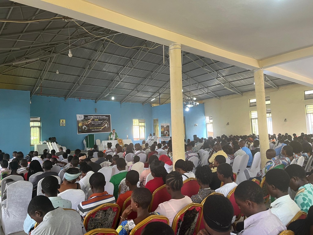 Alla vigilia del giorno memoriale del beato Floribert, a Goma le Comunità di Sant'Egidio del Congo orientale si sono riunite in assemblea. Oggi la celebrazione diocesana al Santuario del Santissimo Sacramento con la cappellina dedicata al nuovo beato