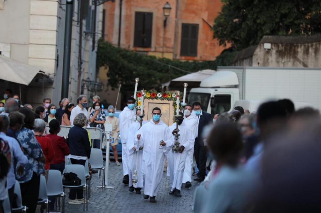 Palavras e imagens da liturgia para a festa de Sant'Egidio: a homilia do Cardeal Matteo Zuppi, a saudação de Marco Impagliazzo