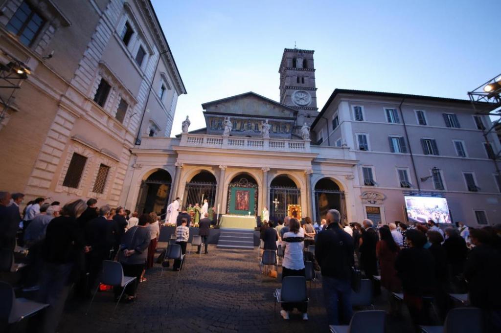 Palavras e imagens da liturgia para a festa de Sant'Egidio: a homilia do Cardeal Matteo Zuppi, a saudação de Marco Impagliazzo