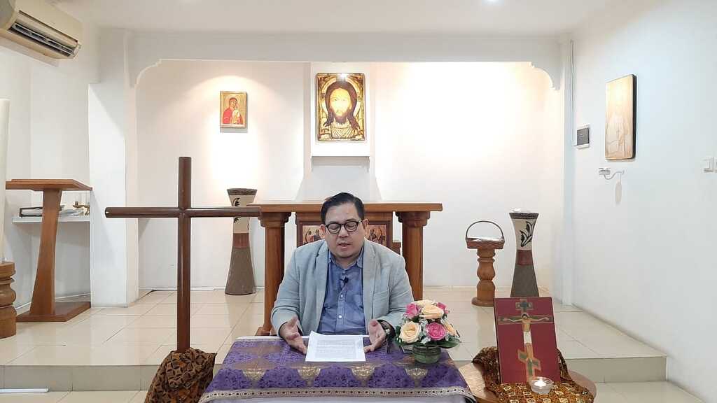 MENJADI MURID YANG SETIA TINGGAL DI BAWAH SALIB