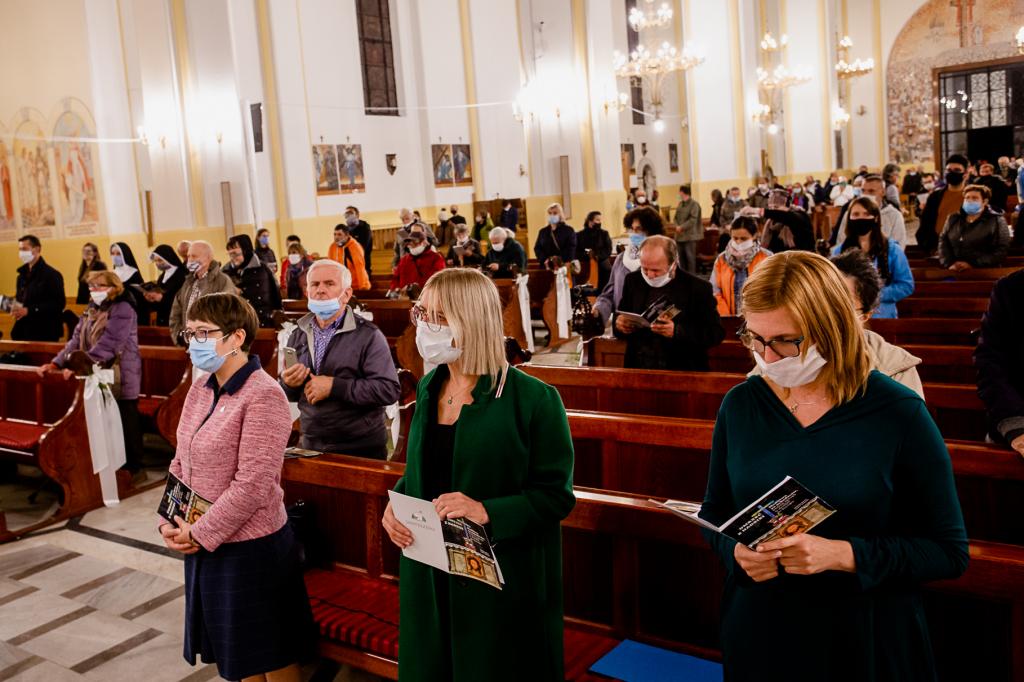 Przy krzyżu z Lesbos. Kard. Nycz przewodniczył modlitwie za uchodźców „Umrzeć z nadziei”