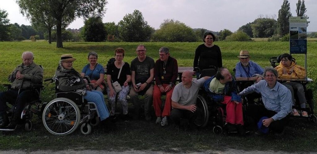 Sommerfreizeiten mit älteren Menschen, Menschen mit Behinderung und Geflüchteten in verschiedenen Städten Deutschlands und Österreichs: die Einsamkeit durch die Freundschaft überwinden