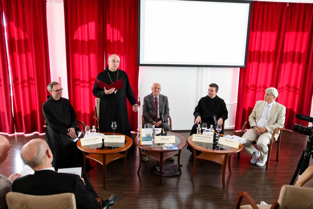 Il cristianesimo al tempo di papa Francesco: all'Accademia delle Scienze d'Ungheria presentazione del volume a cura di Andrea Riccardi