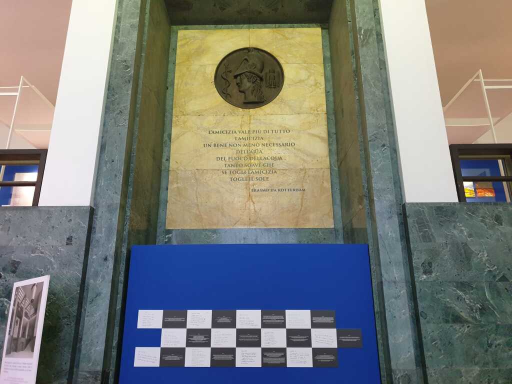 Präsident Matarella besucht die Ausstellung der Kunstwerkstatt der Gemeinschaft Sant'Egidio an der Universität La Sapienza in Rom