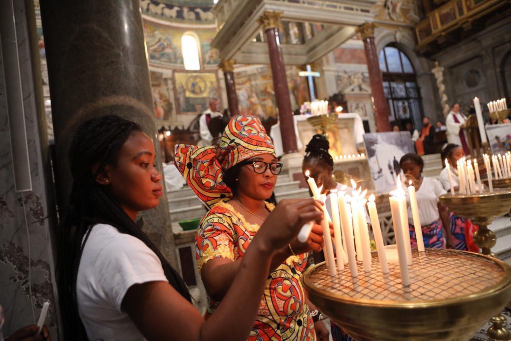 Día mundial del Refugiado: emoción y oración en la vigilia “Morir de Esperanza”