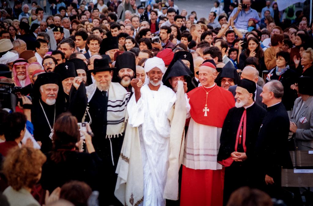 Sant’Egidio ha appreso con dolore la notizia della morte del card. Roger Etchegaray. Scompare un testimone appassionato del dialogo e della pace