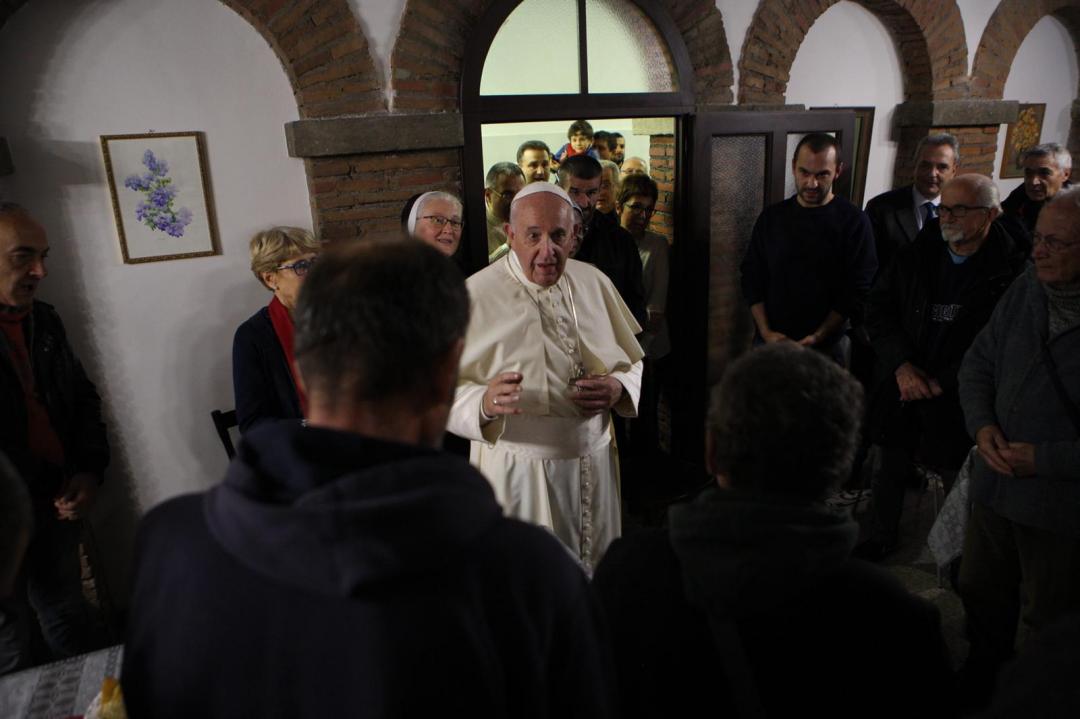 La bella casa per i senza dimora inaugurata da Papa Francesco: Palazzo Migliori, vicino al Colonnato di San Pietro