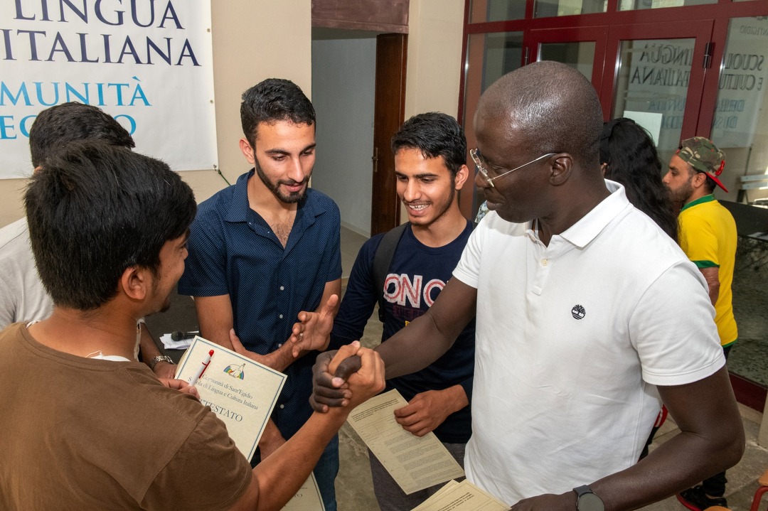 Novara: La consegna dei diplomi della scuola di lingua e cultura italiana di Sant'Egidio