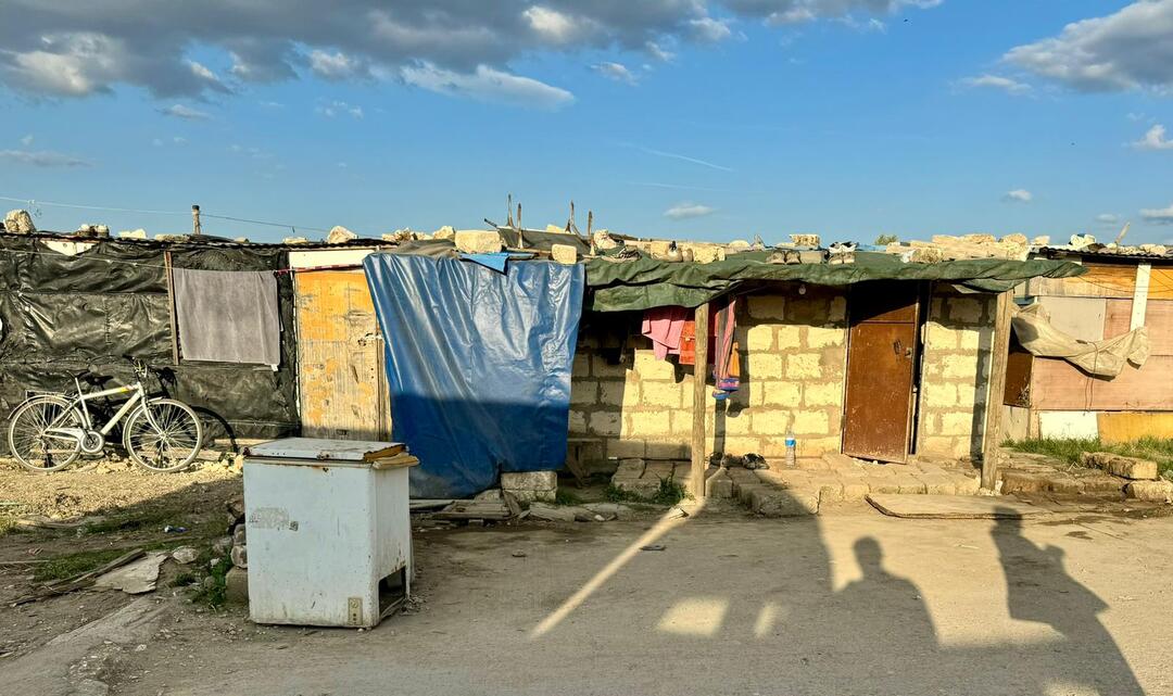 Una delegazione di Sant'Egidio nella baraccopoli di Borgo Mezzanone